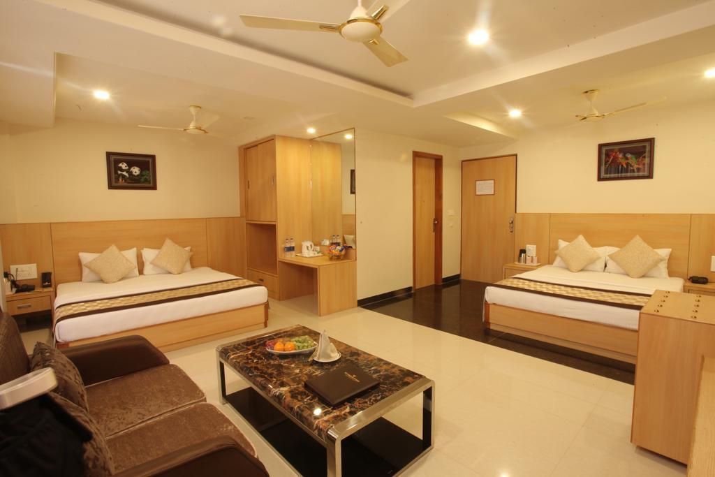 ホテル ウィングストン ゴーヴァルダン Radha Kund 部屋 写真